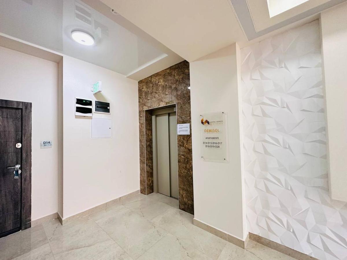 Happy Studio By Rh Living Bucureşti Ngoại thất bức ảnh
